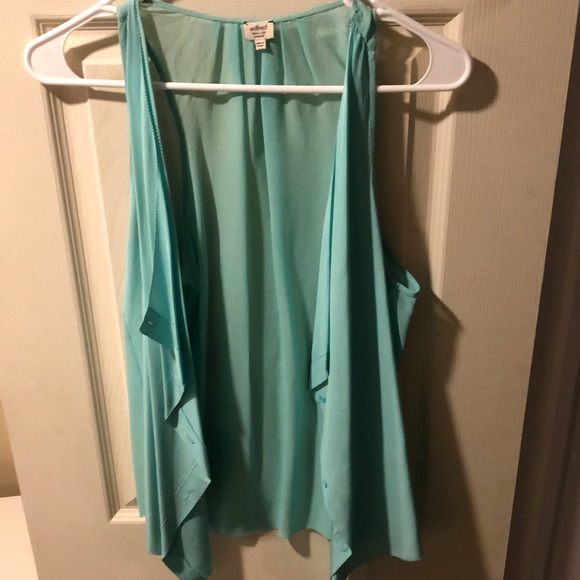 Wilfred Tops - Aritzia Wilfred 100% silk blouse